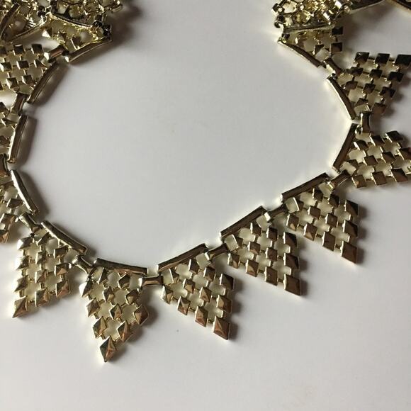 Mod gold-tone geometric cut-out triangles choker necklace - Picture 11 of 14